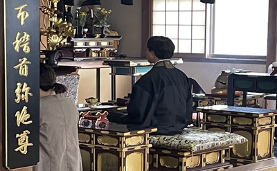 「京都市伏見区にて大切にお預かりした文鳥ちゃんの合同納骨式を、提携先のふくおう寺ペット霊園にて執り行いました」写真